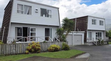 Great Kensington Location - Spacious Family Home - Photo 4