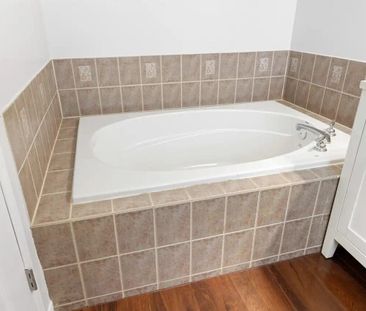 For Lease - 239 Meadowbreeze Drive, Kanata, Ontario - Photo 6