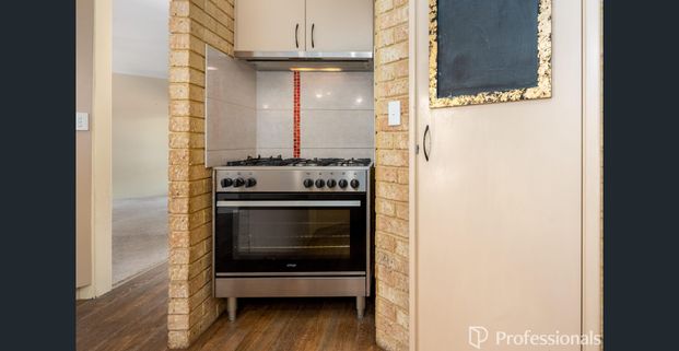 Plenty of parking for all your toys - Photo 1