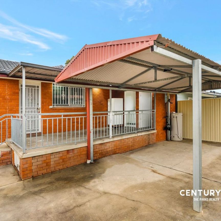 Modern Three Bedroom Family Home - Photo 1