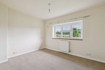 3 bedroom semi-detached property located within a village location. Redecorated and new carpets throughout. Large garden to front and rear of property. - Photo 3