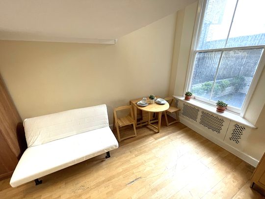 Kensington Gardens Square, Bayswater, W2 - Photo 1