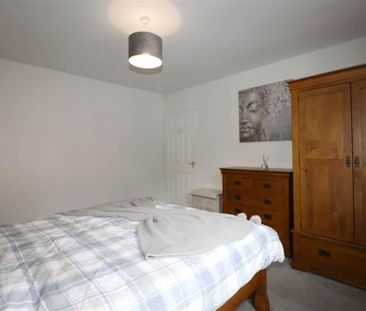 1 Rose Meadows, Lisburn, BT28 2FB - Photo 5