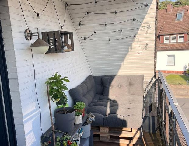2-Zimmer-Maisonettewohnung mit Balkon, Einbauküche und Garage - Foto 1