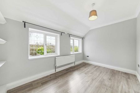 Moyne Place, Twyford Abbey Road, NW10 - Photo 2