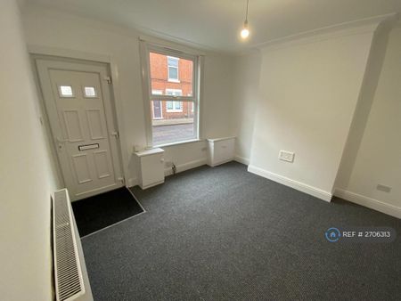 2 bedroom terraced house to rent - Photo 4