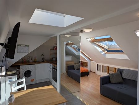 Studio Flat, Elmshaw Road, SW15 - Photo 5