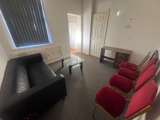 3 bedroom flat to rent - Photo 1