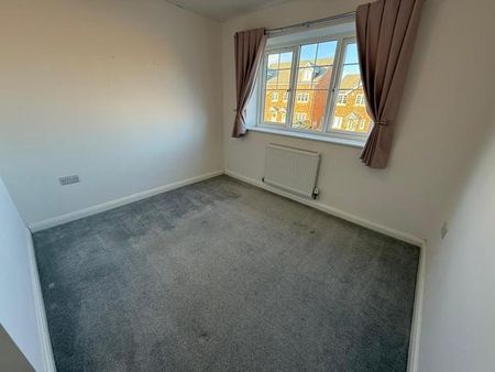 4 bedroom semi-detached house to rent - Photo 4