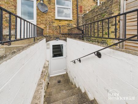 1 bed apartment to rent in Marsham Street, Maidstone, ME14 - Photo 2