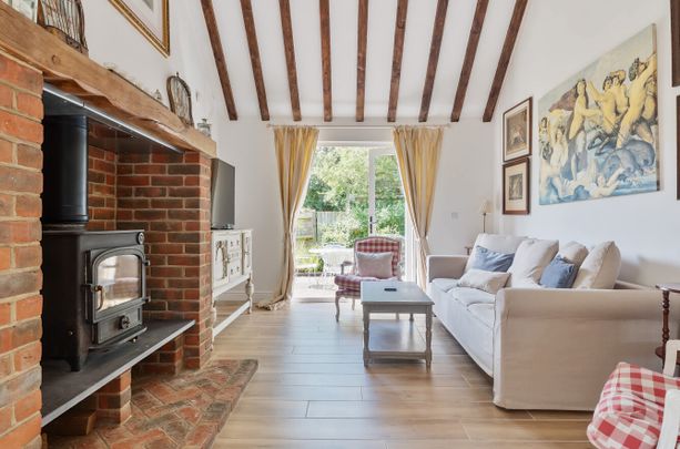 3 bedroom detached bungalow to rent - Photo 1