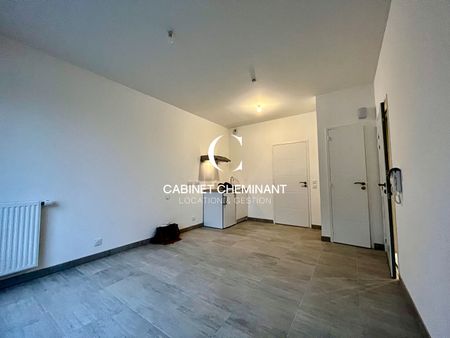 Location Appartement 1 pièce 23m² - Photo 3