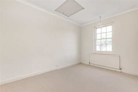 4 bedroom house in London - Photo 5