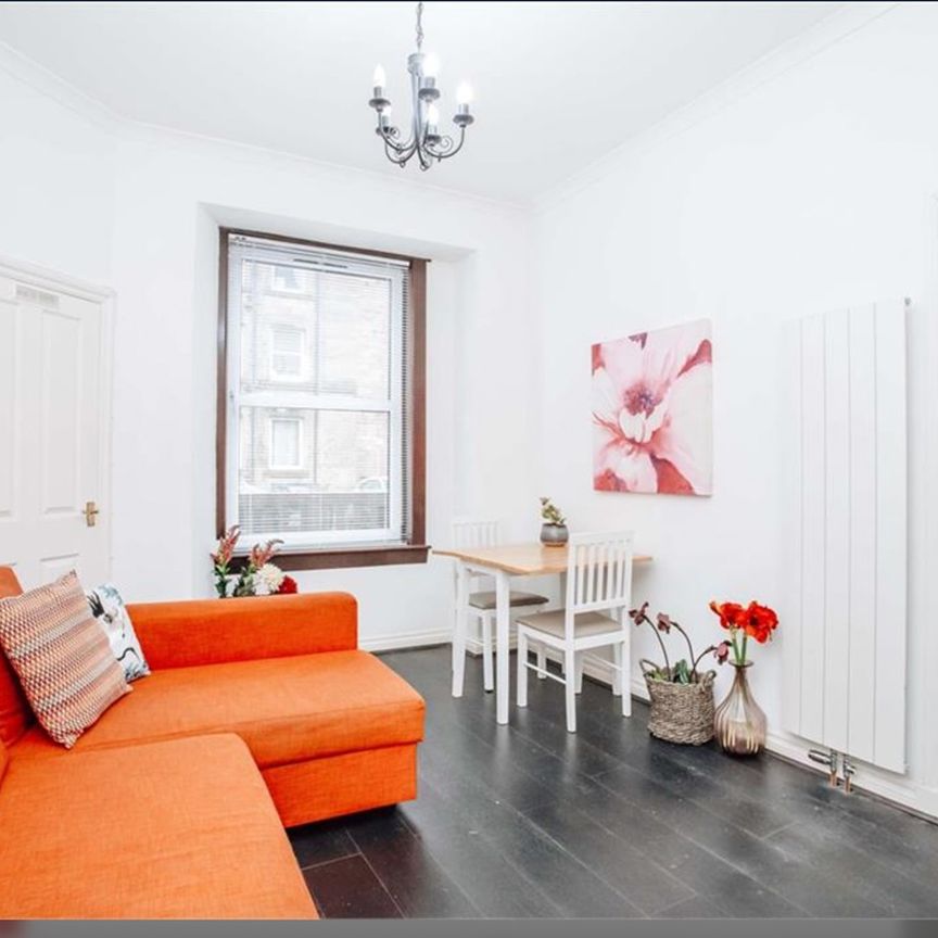1 Bed Flat, Smithfield Street, EH11 - Photo 1
