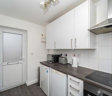 Studio to rent - Photo 5