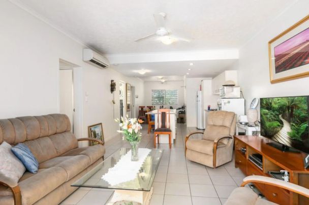 Modern unfurnished apartment close to the CBD - Photo 1