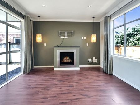 Spacious Home in Three Kings - Photo 3