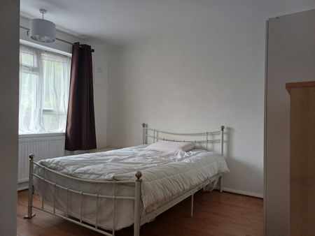 Room in a Shared House, Tarling Road, E16 - Photo 2