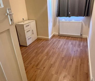 3 bedroom apartment to rent - Photo 5