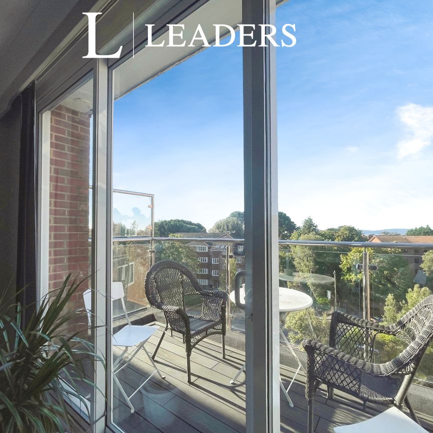 3 bedroom flat to rent West Cliff Road, Bournemouth - Photo 1