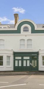 Staines Road East, TW16, London - Photo 3