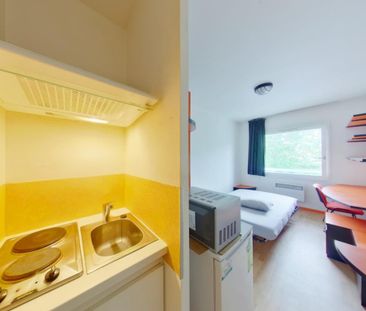 Location Appartement 1 pièce Meublé 14m² POITIERS 86000 - Photo 1