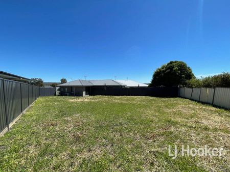 Modern, Brand New Unit - Photo 5