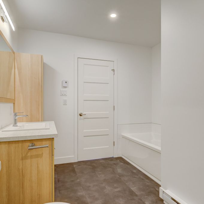 Grand 4 1/2 Récent à Louer - Photo 1