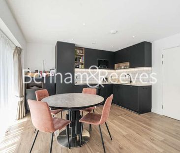 East Drive, Beaufort, NW9 - Photo 1