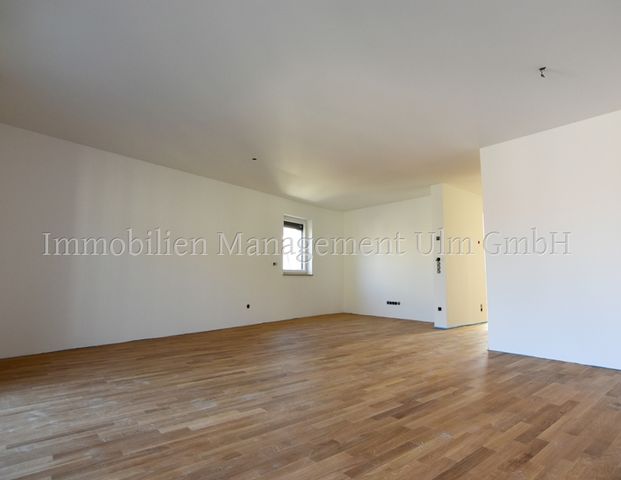 Wunderschöne 2-Zimmer-Wohnung mit Balkon und Tiefgaragenstellplatz! - Foto 1