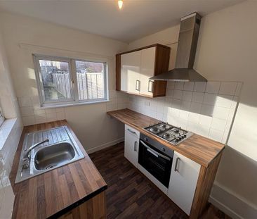 St Johns Road, Doncaster - Photo 2