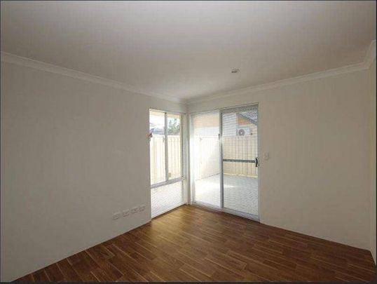 Front-Facing 3×2 Villa with Big Courtyard & Double Garage - Photo 1