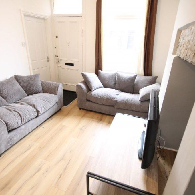 5 bedroom terraced house to rent - Photo 1
