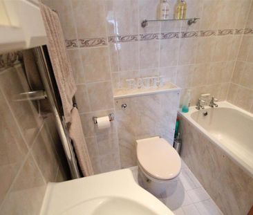 2 bedroom end of terrace house to rent - Photo 6