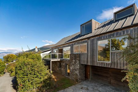 Beautiful home in central Queenstown - Photo 4