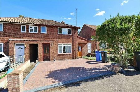 St. Michaels Road, Woking, Surrey, GU21 - Photo 3