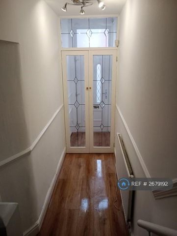 3 bedroom terraced house to rent - Photo 3