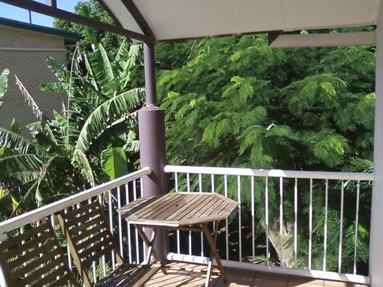 3-bedroom shared unit/townhouse, Miles St - Photo 1