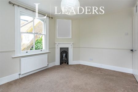 3 bedroom townhouse to rent The Walk, Winslow, Buckingham, Buckinghamshire, MK18 - Photo 3