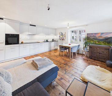 HISTORICAL AMBIANCE MEETS MODERN - Photo 1