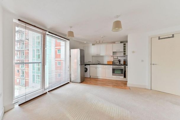 1 bedroom flat to rent - Photo 1