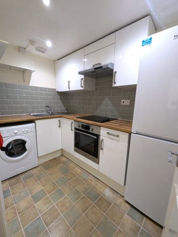 3 Bed Flat, Cotham, BS6 - Photo 5