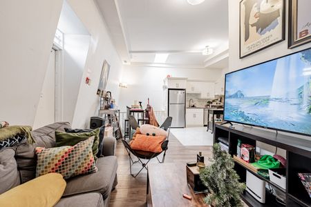 For Lease - 212 Carlton Street Unit# 3, Toronto, Ontario - Photo 3