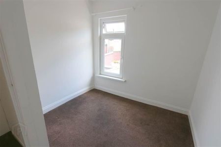 37 Castlereagh Parade, Belfast, BT5 5GT - Photo 3