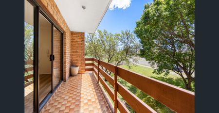 Spacious & Convenient - Photo 4