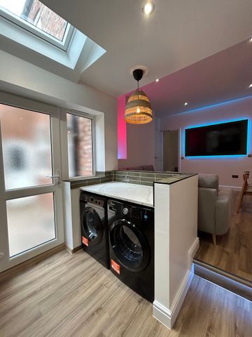 84 Leopold Street - Photo 3