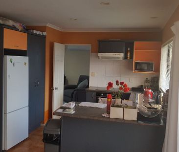 Family-Friendly 3-BDR | Botany Downs School Zone - Photo 2
