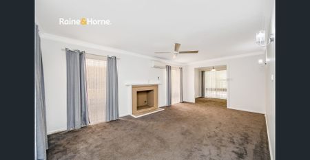 LARGE FAMILY HOME - Photo 3