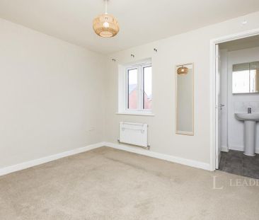 3 bedroom semi-detached house to rent - Photo 5