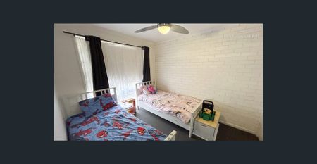 Contemporary Comfort and Convenience - Photo 4